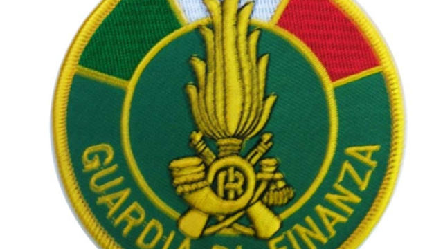 La Guardia di Finanza sequestra autocisterna