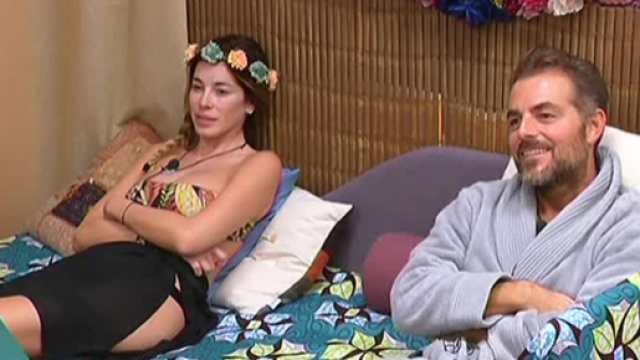 Aida Yespica e Daniele Bossari nella spa