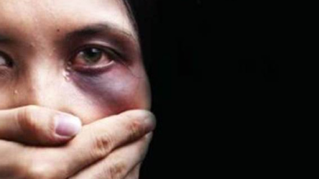 Gi&ugrave; le mani, violenza di genere