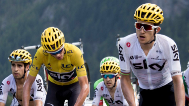 Il Team Sky in testa al gruppo al Tour de France