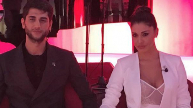 Jeremias e Belen Rodriguez nel corso del Costanzo Show