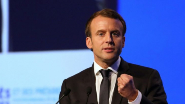 Macron hu&eacute; et siffl&eacute; par une partie des maires - liberation.fr