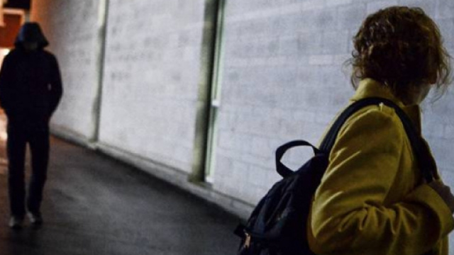 Studentessa palpeggiata e aggredita a Palermo