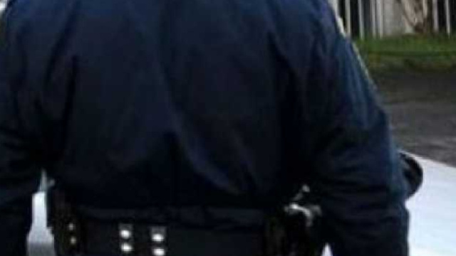 A Piombino una guardia giurata ha ucciso a colpi di pistola e bruciato un tunisino per un debito per un cellulare.