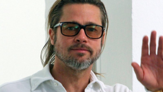 Brad Pitt e altri 9 attori hanno problemi di odore.