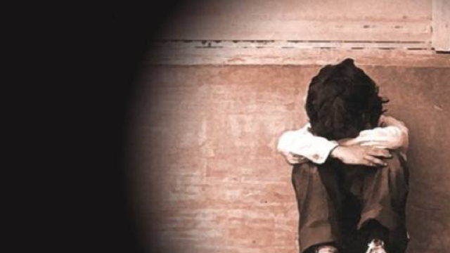 Immagine rappresentativa del trauma di un bambino dopo aver subito violenze fisiche.