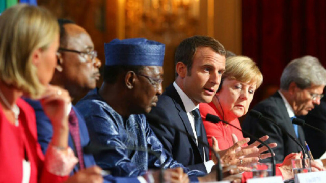 On attend de Macron un discours pragmatique et r&eacute;aliste lors du sommet Euro-Afrique en C&ocirc;te d'Ivoire.