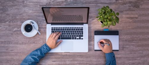 Basic tips to help you stay healthy when working from home. - [Image credit: Pixabay]