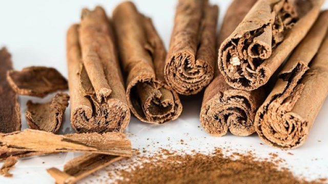 La Cannella attiva il metabolismo bruciando i grassi naturalmente.