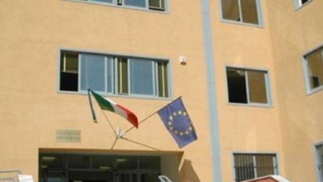La scuola Quinto Orazio Flacco di Portici -corrieredelmezzogiorno.it-