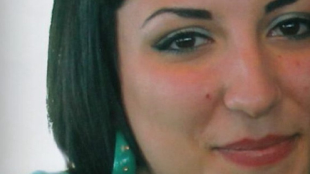 Michela Deriu, a 22 anni suicida per un suo video a luci rosse. Tre suoi "amici" sono indagati