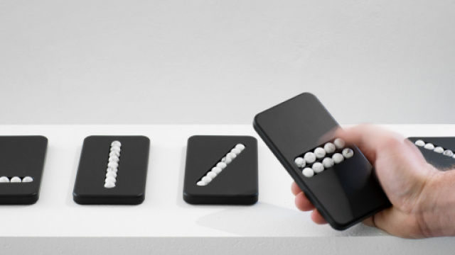 "Substitution Phones", l'oggetto di design per combattere la dipendenza da cellulare