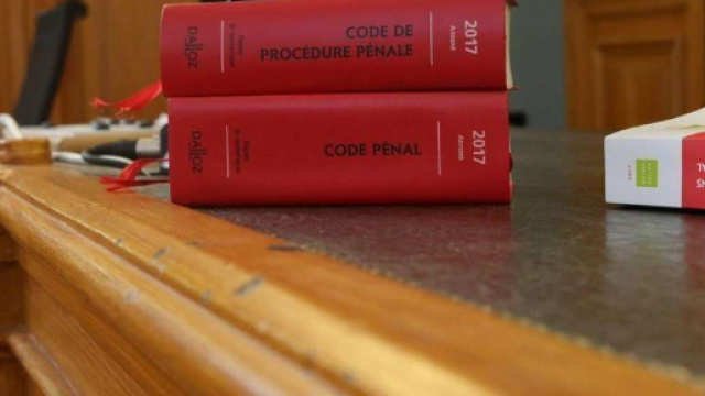 Un professeur jug&eacute; pour sa relation avec une &eacute;l&egrave;ve de 14 ans - Sud ... - sudouest.fr