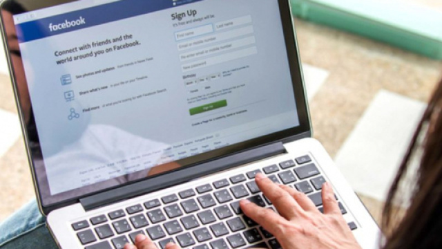 Why You Should Think Twice About Posting Photos of Your Children ... - rd.com