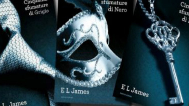 Le copertine dei libri della trilogia dell'autrice E.L.JAMES