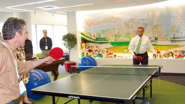 Une partie de ping-pong pour am&eacute;liorer le bien-&ecirc;tre au travail !