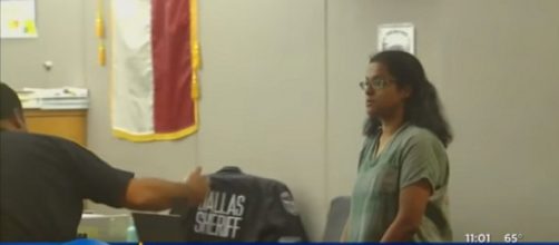 Sini Mathews in Dallas County Court. (Image Credit: CBSDFW/YouTube screencap)