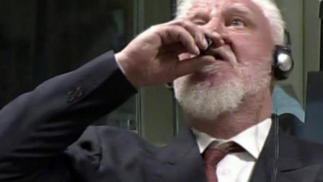 laRegione | Storia | Si suicida in Tribunale - laregione.ch