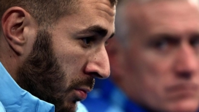 Deschamps r&eacute;pond s&egrave;chement &agrave; Benzema !