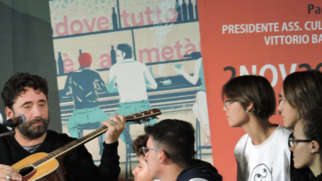 Presentazione libro Dove tutto &egrave; a met&agrave;, Taviano 2 novembre 2017