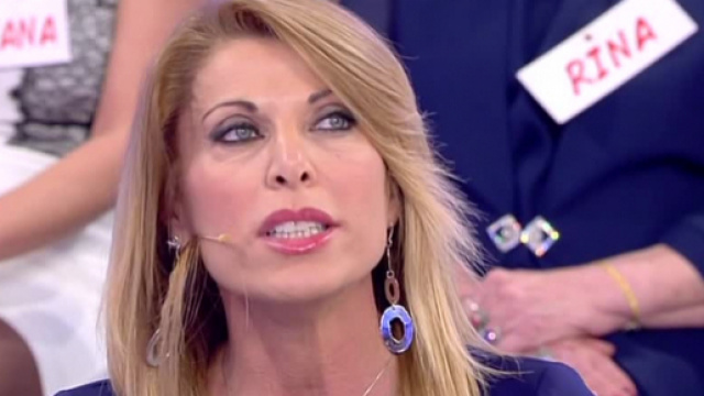 Gossip Uomini e donne: Anna abbandona il programma dopo le accuse.