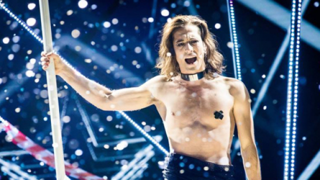 L'esibizione bollente di Damiano, il front man dei Maneskin