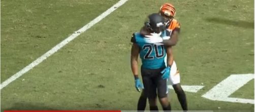AJ Green puts Ramsey in a headlock [Image via Highlight Heaven / Youtube screencap]