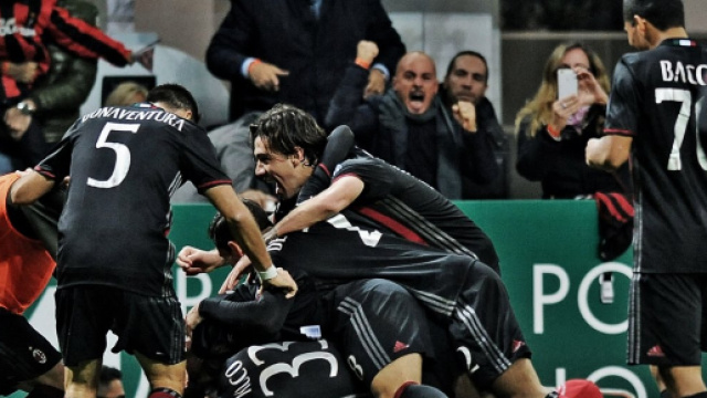 Esultanza della squadra al goal di Locatelli