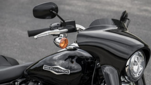 Harley-Davidson Sport Glide 2018 - Motociclismo - motociclismo.it