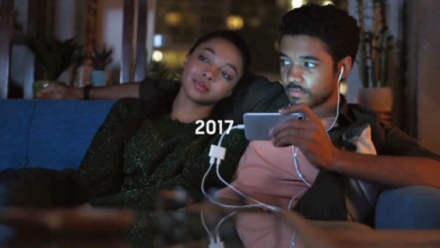 iPhone X ed Apple presi di mira da Samsung