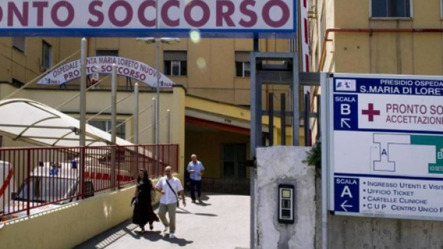 Violenza al pronto soccorso del Loreto Mare.