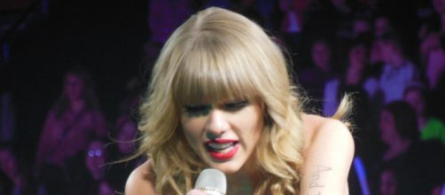Taylor Swift returns to 'SNL' [Image Credit: Flickr/Janabeamerpr]