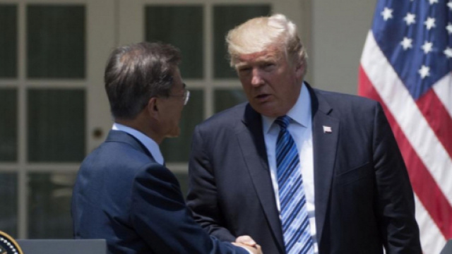 Donald Trump en visite d&eacute;cisive en Cor&eacute;e du Sud