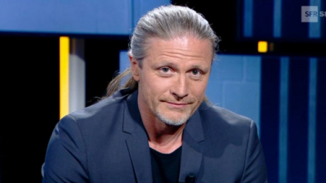 Emmanuel Petit n'a pas sa langue dans sa poche. (RMC Sport)