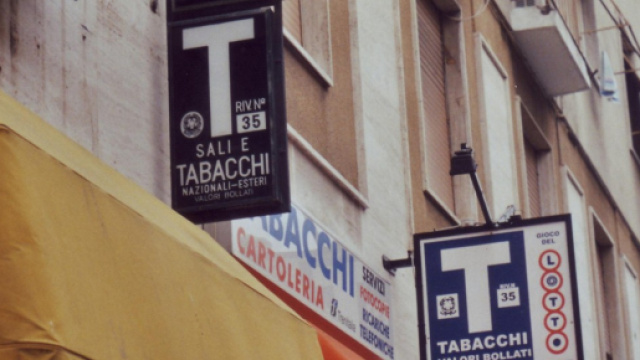 Tabaccaio picchiato e derubato, indagato dal giudice