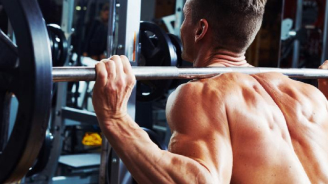 Troppo sport fa male. Bastano 7,5 ore a settimana per rischio ictus e infarto raddoppiati, ma solo per gli uomini bianchi - foto:mensfitness.com