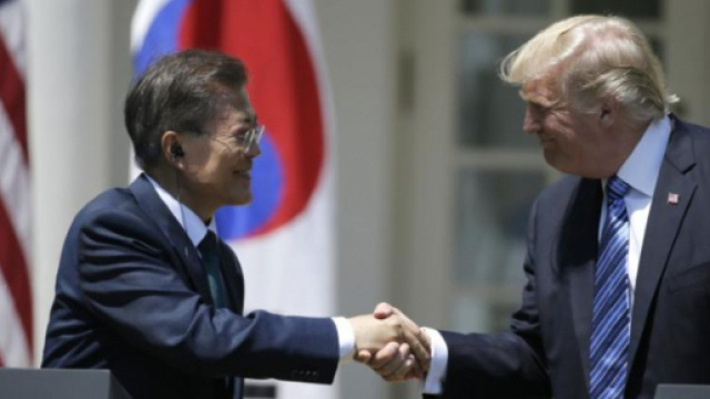 Trump lance un appel &agrave; la communaut&eacute; internationale