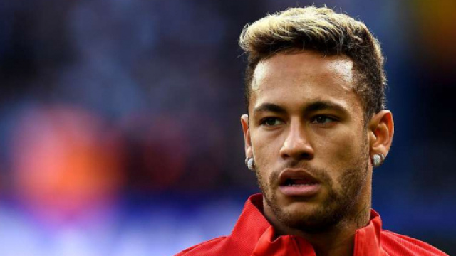 Neymar s'ennuie et feint la blessure ?