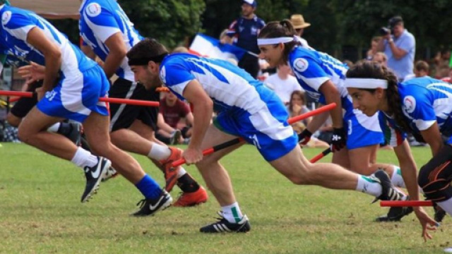 Una squadra di Quidditch durante una partita