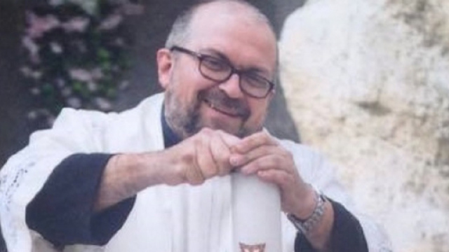 Bologna, don Guidotti se la prende con una ragazza vittima di stupro