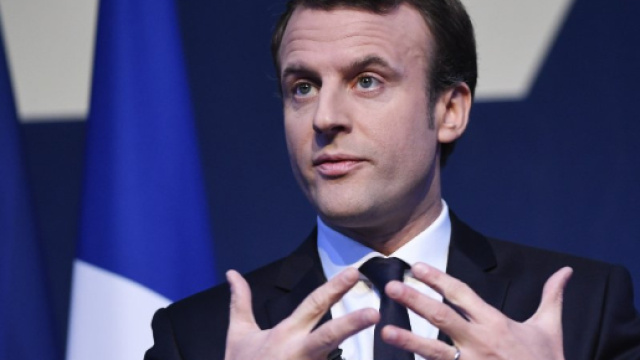 Emmanuel Macron s'autoproclame candidat des classes moyennes et ... - france24.com