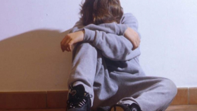 Pedofilia su adolescenti da parte del prete