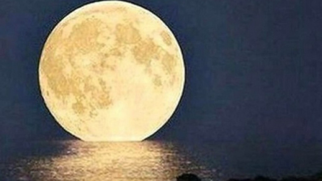 Quando vedere la Superluna pi&ugrave; grande dell'anno.