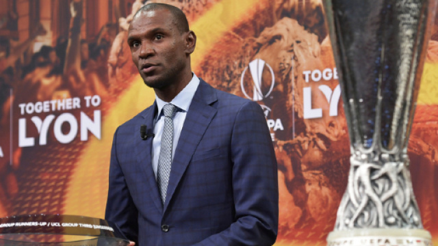 Eric Abidal a eu la main lourde pour son ancien club (Fabrice Coffrini / AFP).