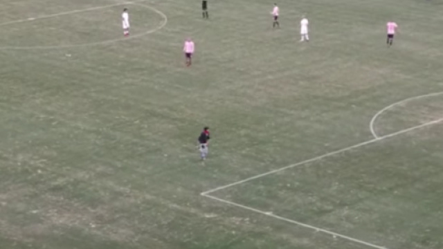 Invasione di campo al "San Nicola" di Bari