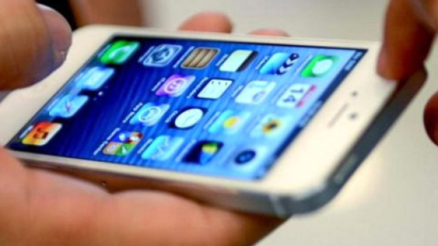 Le promozioni dei due operatori telefonici prima delle festivit&agrave; natalizie