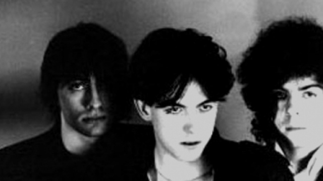 I Cure nel 1978. Micheal Dempsey (Basso), Robert Smith (Chitarra e Voce) e Lol Tolhurst (Batteria)