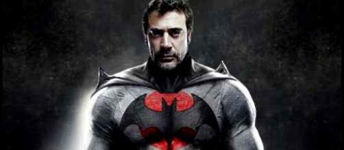 Ezra Miller on Jeffrey Dean Morgan As Batman in FLASHPOINT [Image Credit: ComicBookCast2/YouTube screencap]