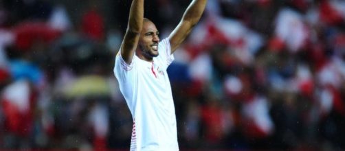 Arsenal are considering &pound;35m bid for Sevilla midfielder Steven N'Zonzi - telegraph.co.uk