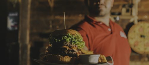 One server dishes some reasons you might be a server... (photo via: Pexels.com)